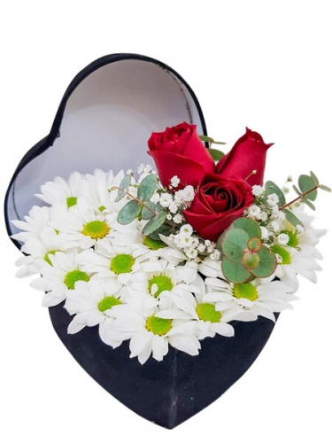 Kalpli Kutuda Papatyalar ve Güller