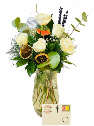 Vazoda  5 Beyaz Gül Butik Tasarım