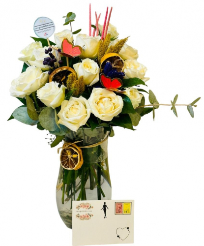 Vazoda 13`lü Beyaz Güller 