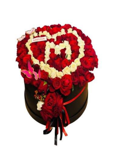 Özel Tasarım Kutuda Baş Harf Güller