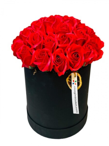 35`li Kırmızı Gül Kutuda 