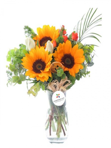 Vazoda Ayçiçekleri ve Güller