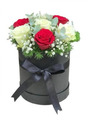 Kutuda Kırmızı Beyaz Gül