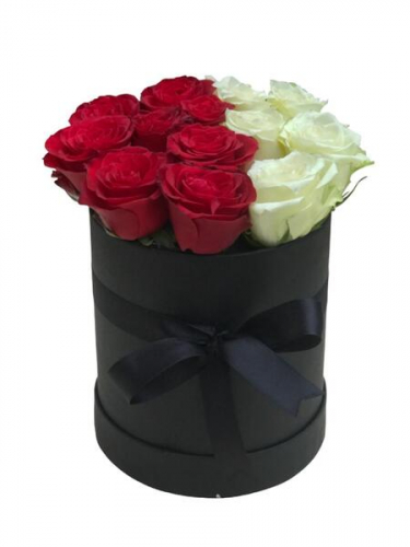 Kutuda Kırmızı Beyaz Güller