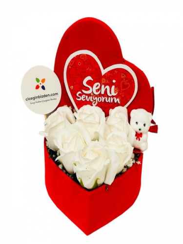  Kalpli Kutuda Güller